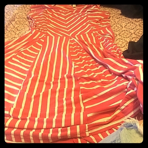 Dress - Picture 1 of 4